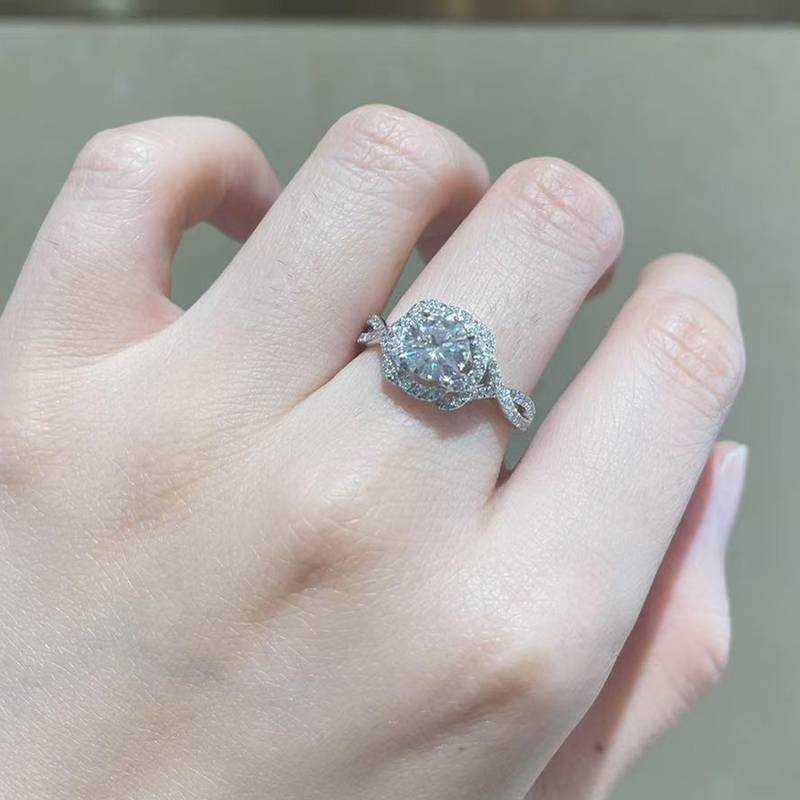 扭臂Women's RingS925银镀白金定制选款主石Moissanite1.0ct/副石高碳钻